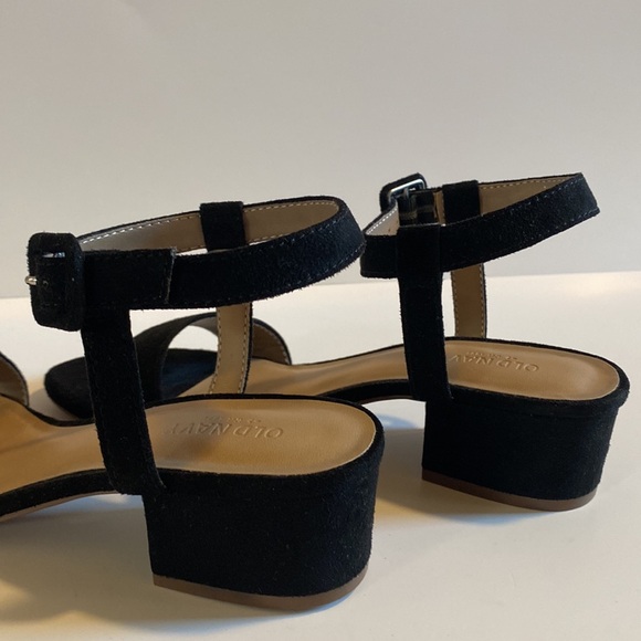 ✨BRAND NEW✨ OLD NAVY BLACK FAUX SUEDE SANDALS WITH SHORT HEEL - Picture 9 of 11